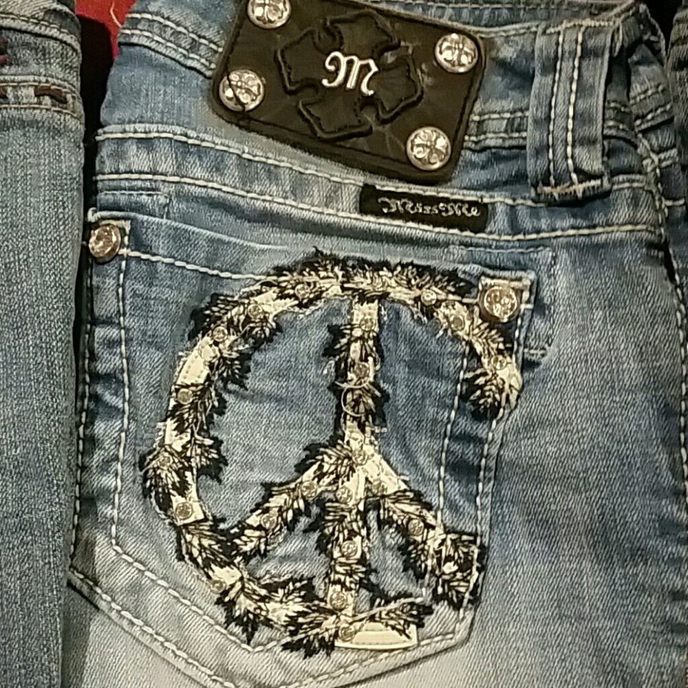 Miss Me jeans size 26 cut mid not used too small